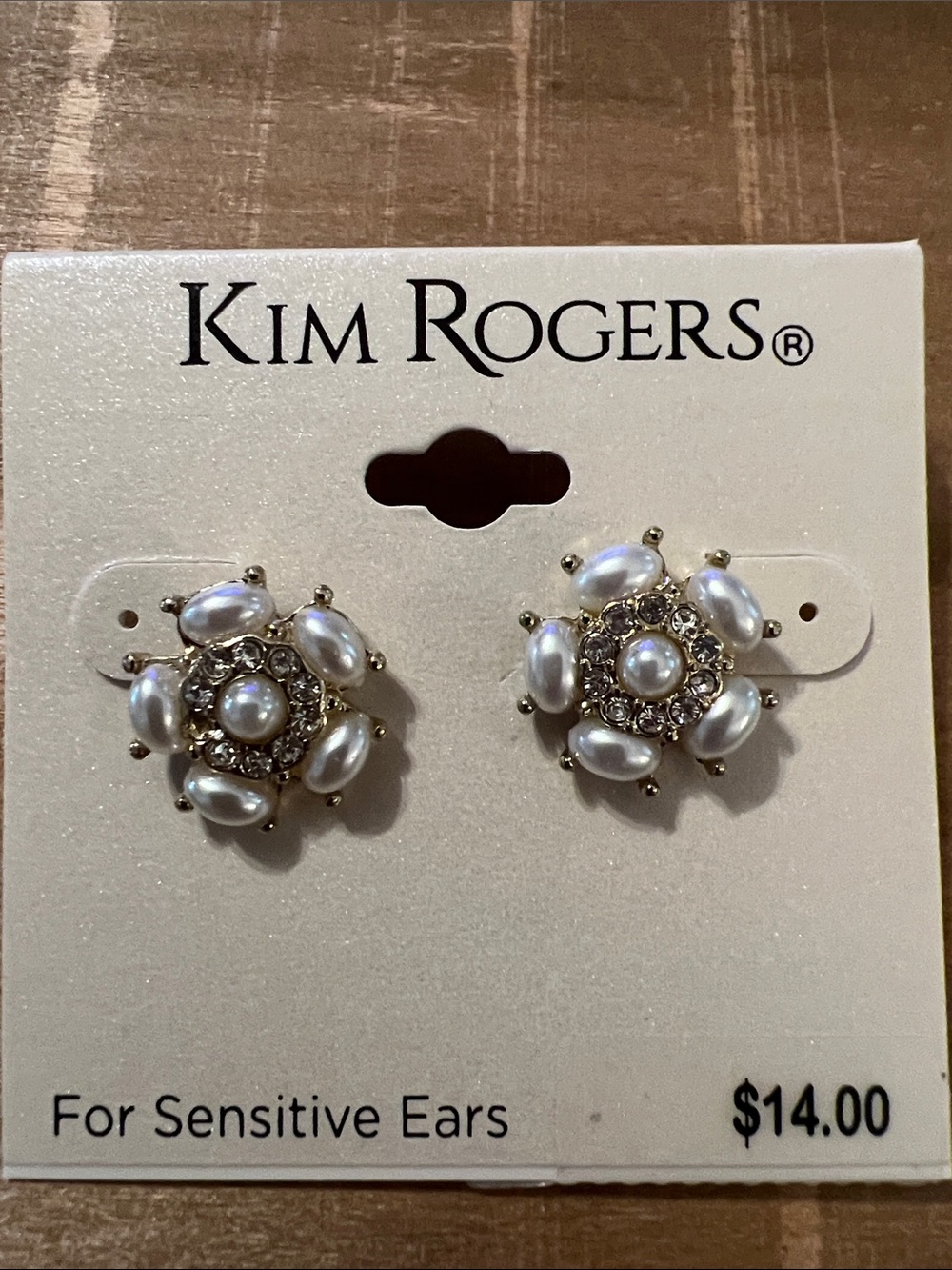 3/$18 Kim Rogers Pearl Cluster Stud Earrings - White Pearlescent Lot 698
